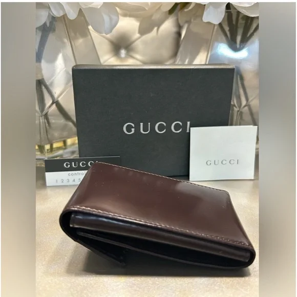 GUCCI *KEY HOLDER & WALLET Unisex w/ box LIKE NEW Burgundy color